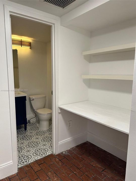 Недавно арендовано: $2,900 (1 спален, 1 ванн, 930 Квадратных фут)