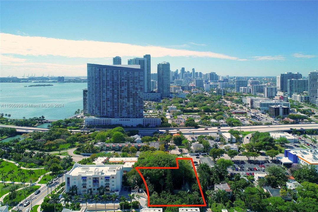 Recently Sold: $2,450,000 (3 beds, 2 baths, 2760 Square Feet)