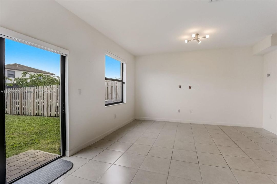 Recently Sold: $470,000 (3 beds, 2 baths, 1772 Square Feet)