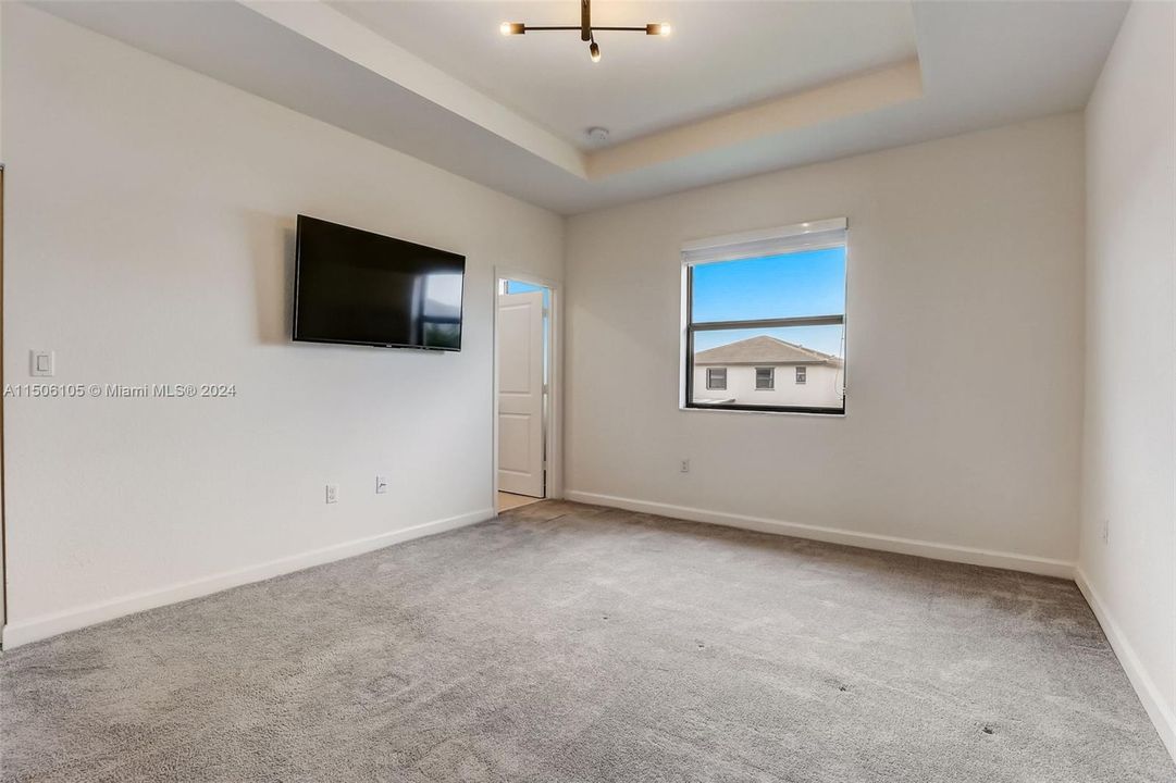 Recently Sold: $470,000 (3 beds, 2 baths, 1772 Square Feet)