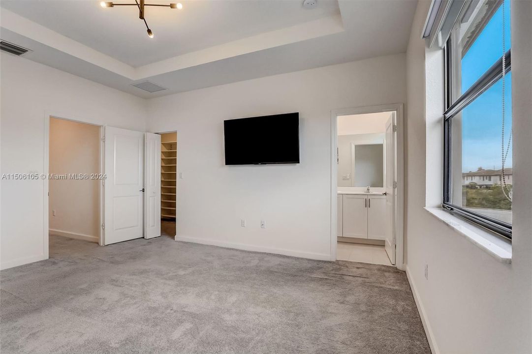 Recently Sold: $470,000 (3 beds, 2 baths, 1772 Square Feet)