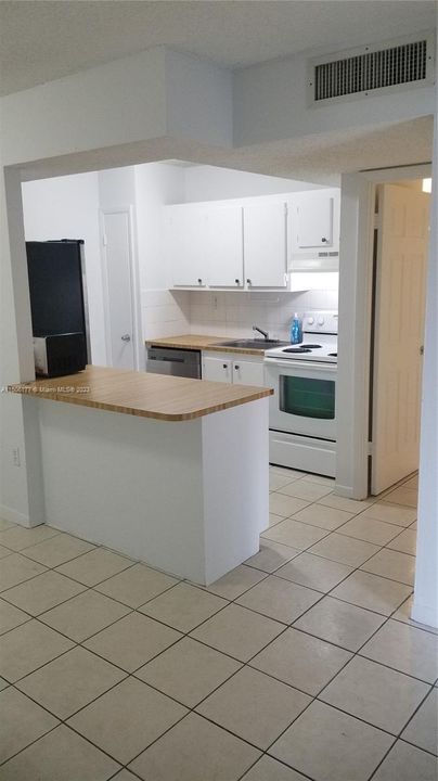 Recientemente alquilado: $1,900 (2 camas, 1 baños, 639 Pies cuadrados)