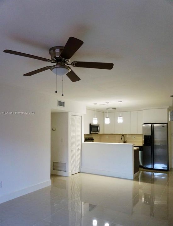 Recently Rented: $2,300 (2 beds, 2 baths, 920 Square Feet)