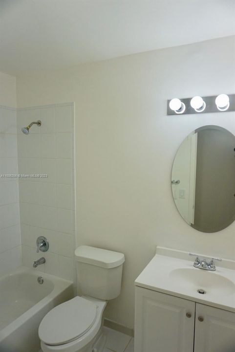 Recently Rented: $2,300 (2 beds, 2 baths, 920 Square Feet)