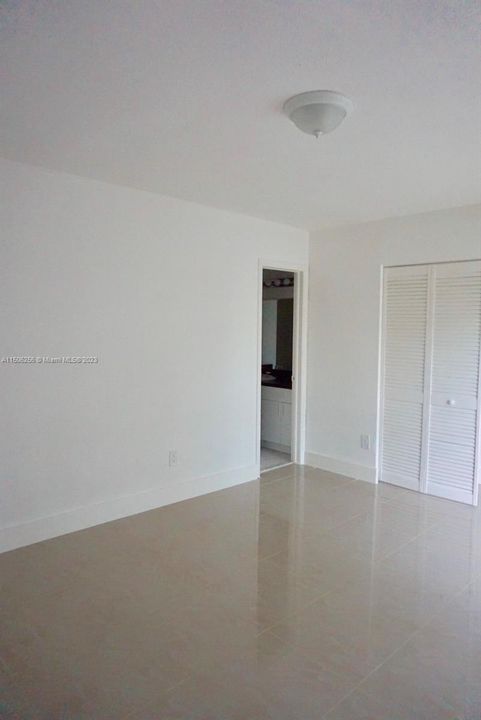 Recently Rented: $2,300 (2 beds, 2 baths, 920 Square Feet)