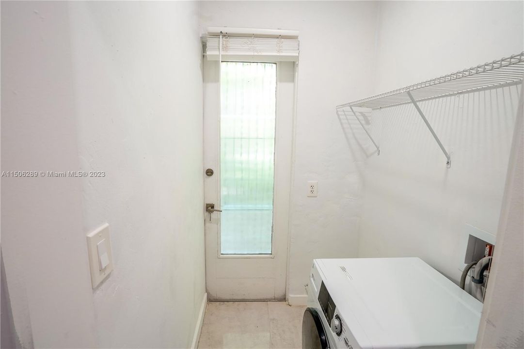 Recently Rented: $1,990 (1 beds, 1 baths, 500 Square Feet)