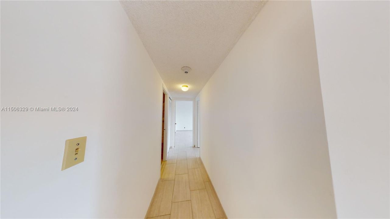 Recently Rented: $2,400 (2 beds, 2 baths, 1280 Square Feet)