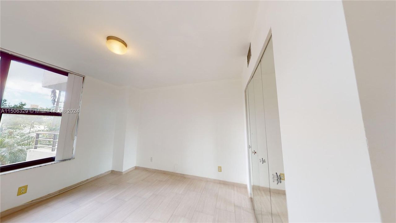 Recently Rented: $2,400 (2 beds, 2 baths, 1280 Square Feet)