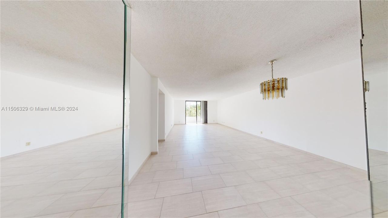 Recently Rented: $2,400 (2 beds, 2 baths, 1280 Square Feet)