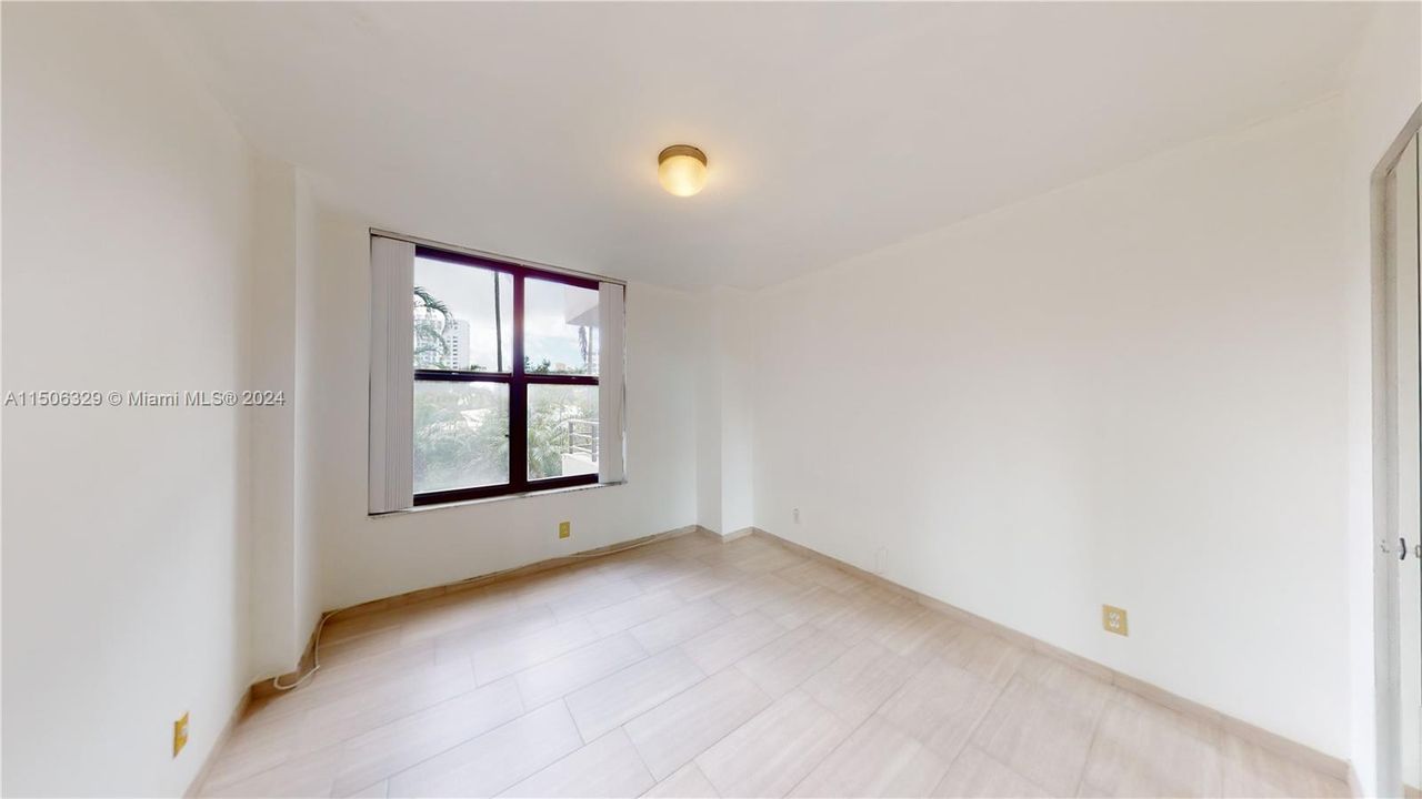 Recently Rented: $2,400 (2 beds, 2 baths, 1280 Square Feet)