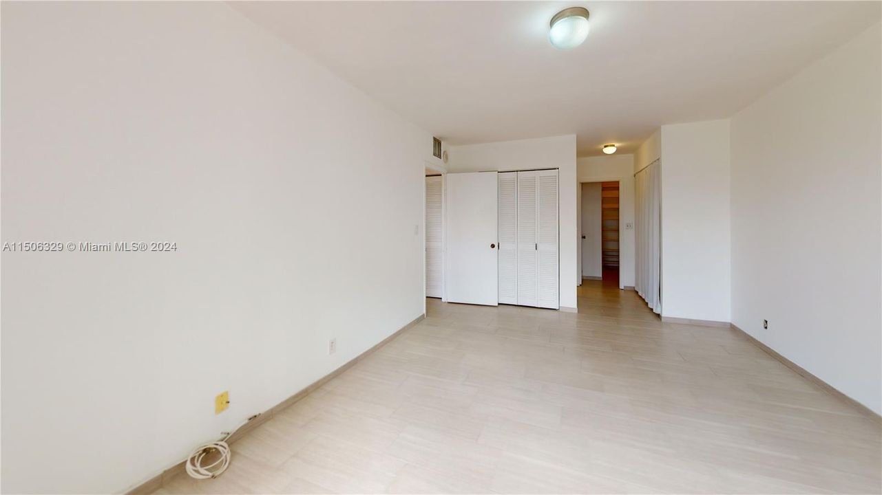 Recently Rented: $2,400 (2 beds, 2 baths, 1280 Square Feet)