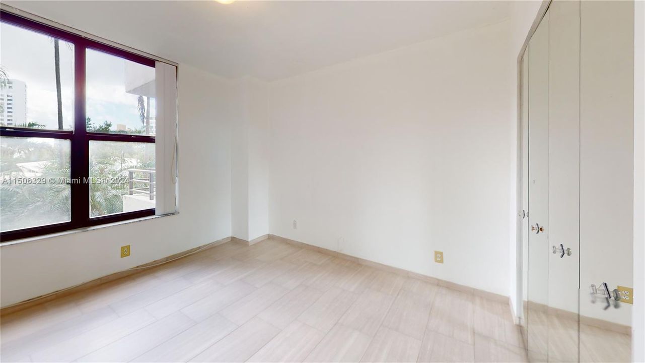 Recently Rented: $2,400 (2 beds, 2 baths, 1280 Square Feet)