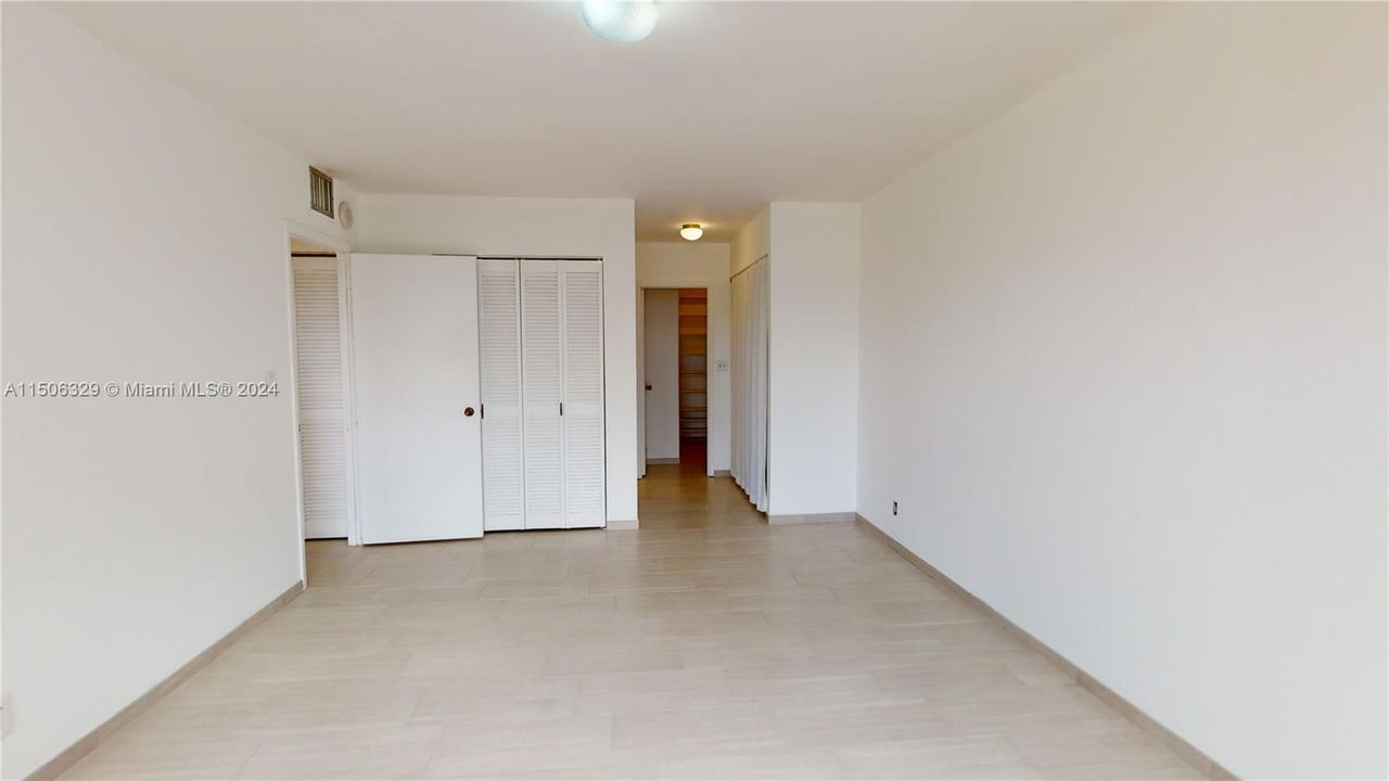 Recently Rented: $2,400 (2 beds, 2 baths, 1280 Square Feet)