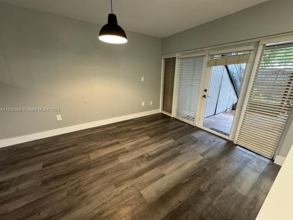 Recently Rented: $3,300 (3 beds, 2 baths, 1936 Square Feet)