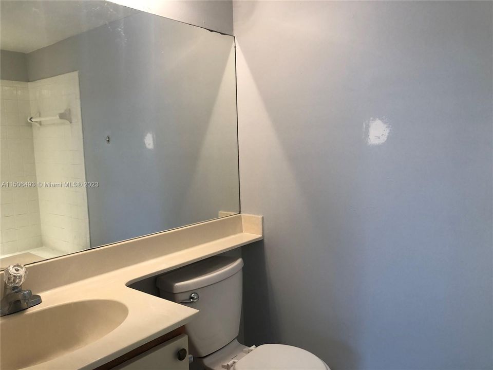 Recently Rented: $1,800 (1 beds, 1 baths, 615 Square Feet)