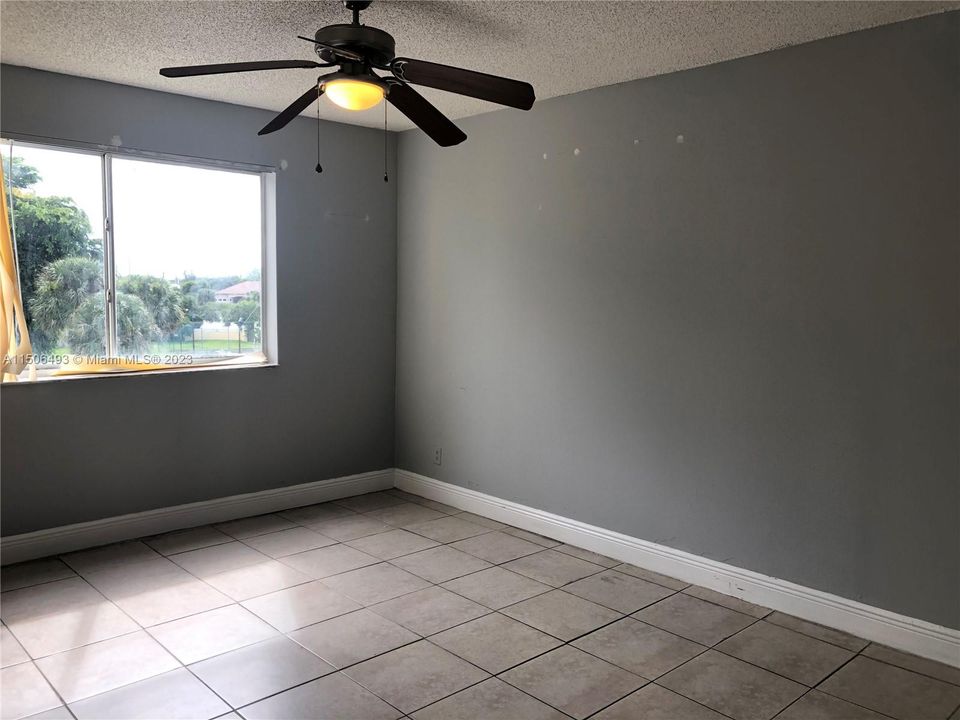 Recently Rented: $1,800 (1 beds, 1 baths, 615 Square Feet)