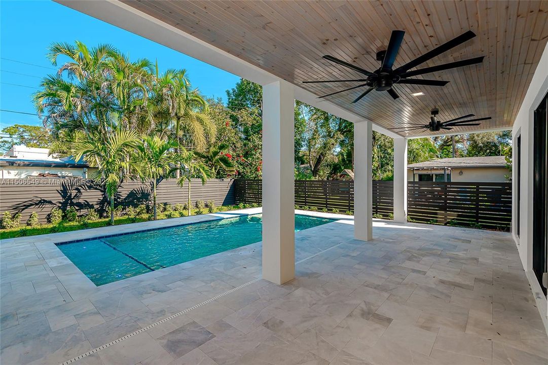 Recently Sold: $2,299,900 (4 beds, 3 baths, 3220 Square Feet)