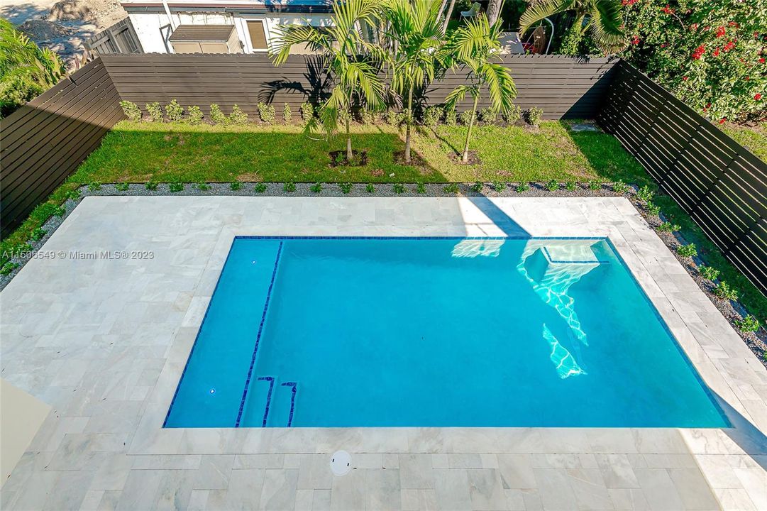 Recently Sold: $2,299,900 (4 beds, 3 baths, 3220 Square Feet)