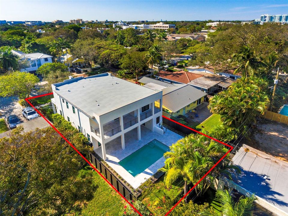 Recently Sold: $2,299,900 (4 beds, 3 baths, 3220 Square Feet)