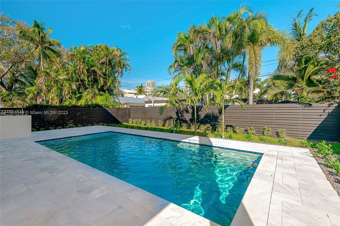 Recently Sold: $2,299,900 (4 beds, 3 baths, 3220 Square Feet)