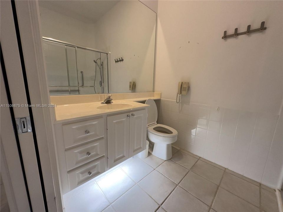 For Rent: $4,350 (4 beds, 2 baths, 2199 Square Feet)