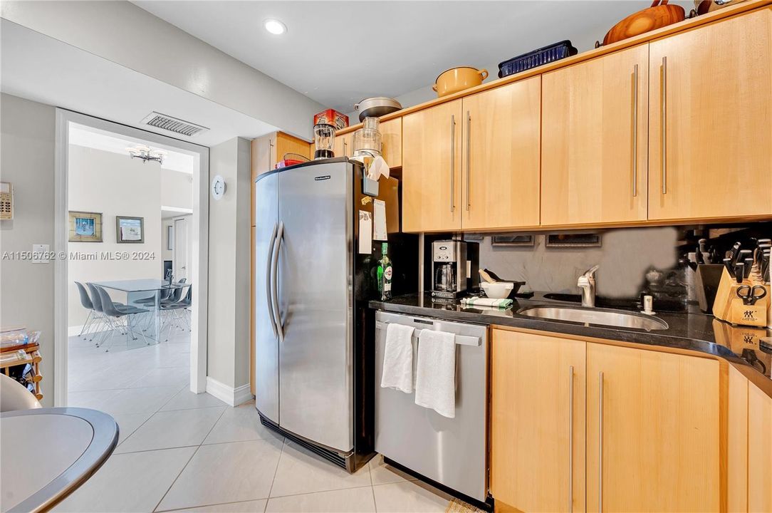 Recently Sold: $559,000 (2 beds, 2 baths, 1331 Square Feet)