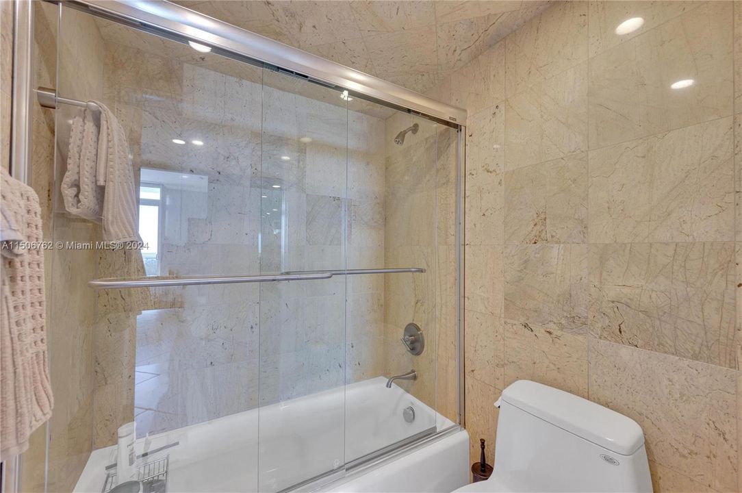 最近售出: $559,000 (2 贝兹, 2 浴室, 1331 平方英尺)