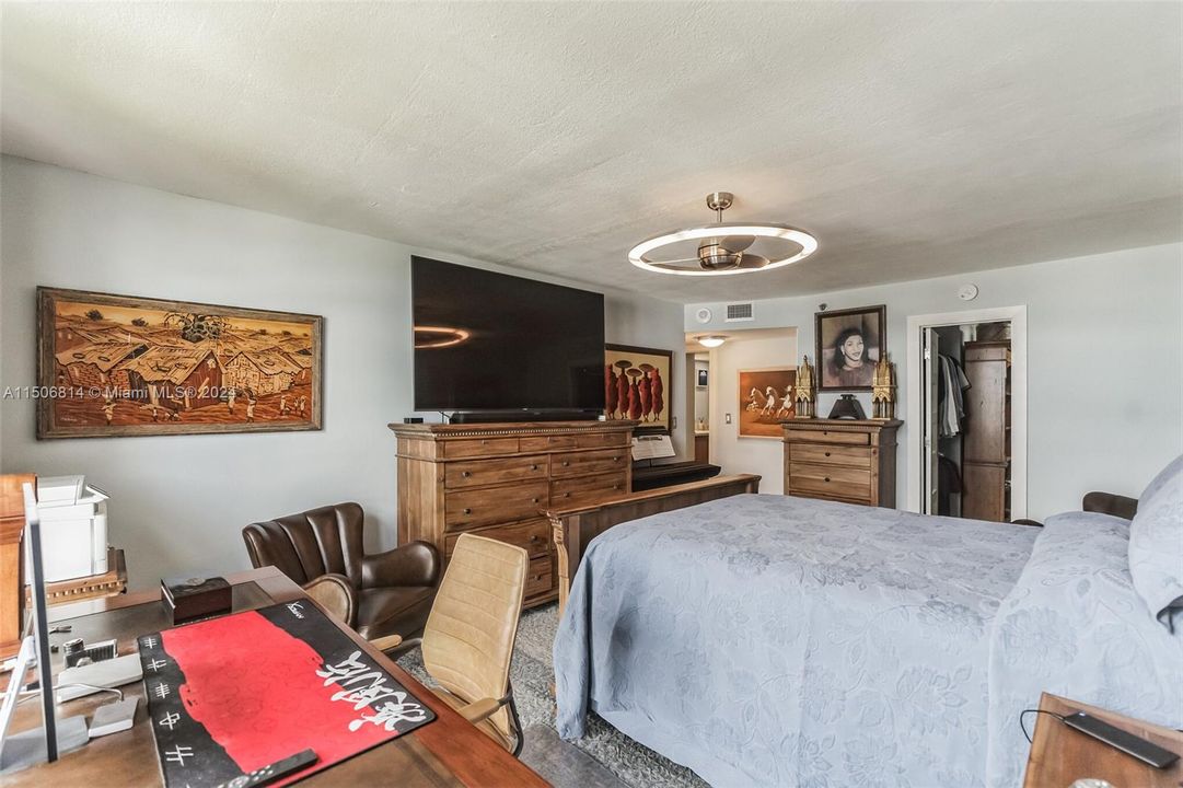 最近售出: $475,000 (2 贝兹, 2 浴室, 1535 平方英尺)