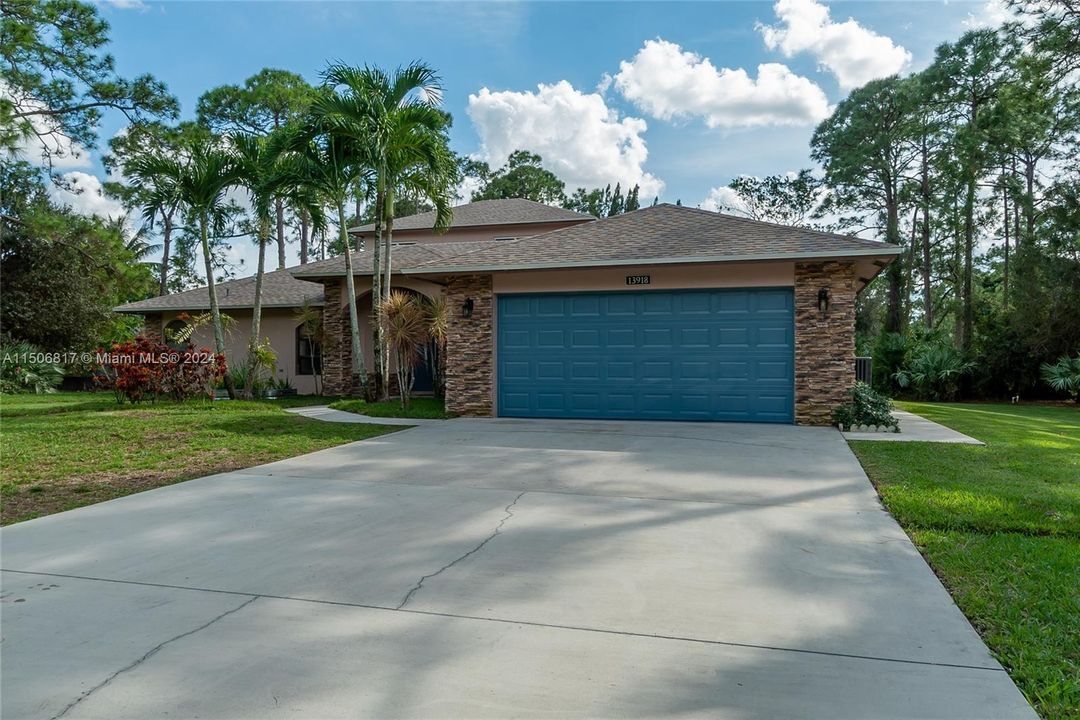 Vendido Recientemente: $849,900 (4 camas, 2 baños, 2974 Pies cuadrados)