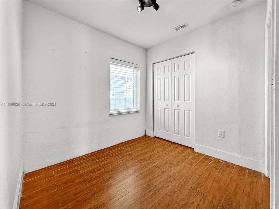 Recently Sold: $590,000 (3 beds, 2 baths, 1024 Square Feet)