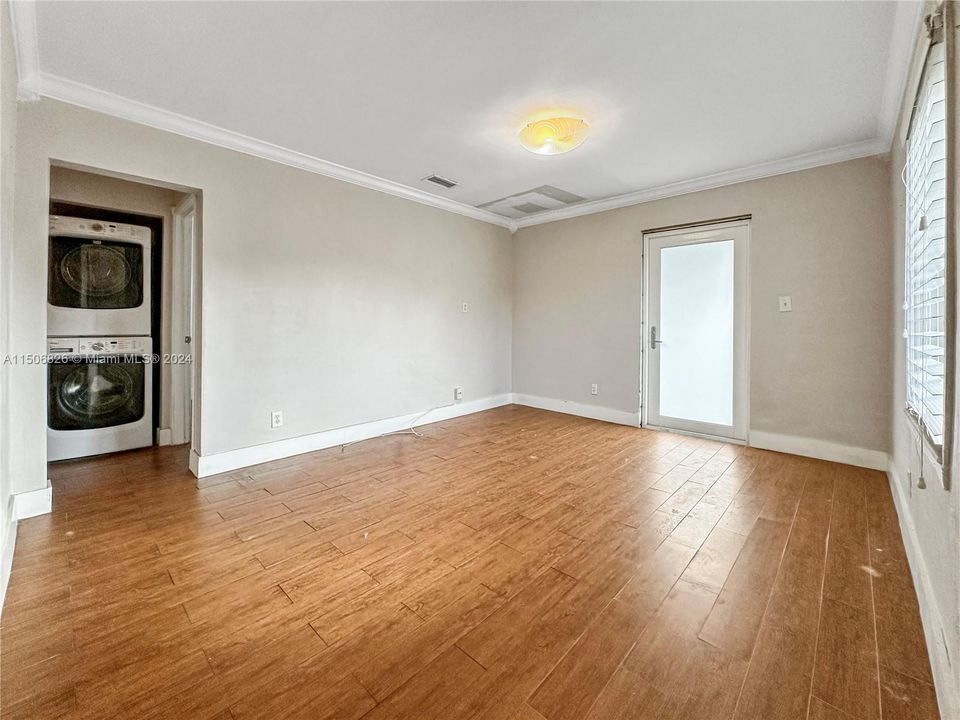 Recently Sold: $590,000 (3 beds, 2 baths, 1024 Square Feet)