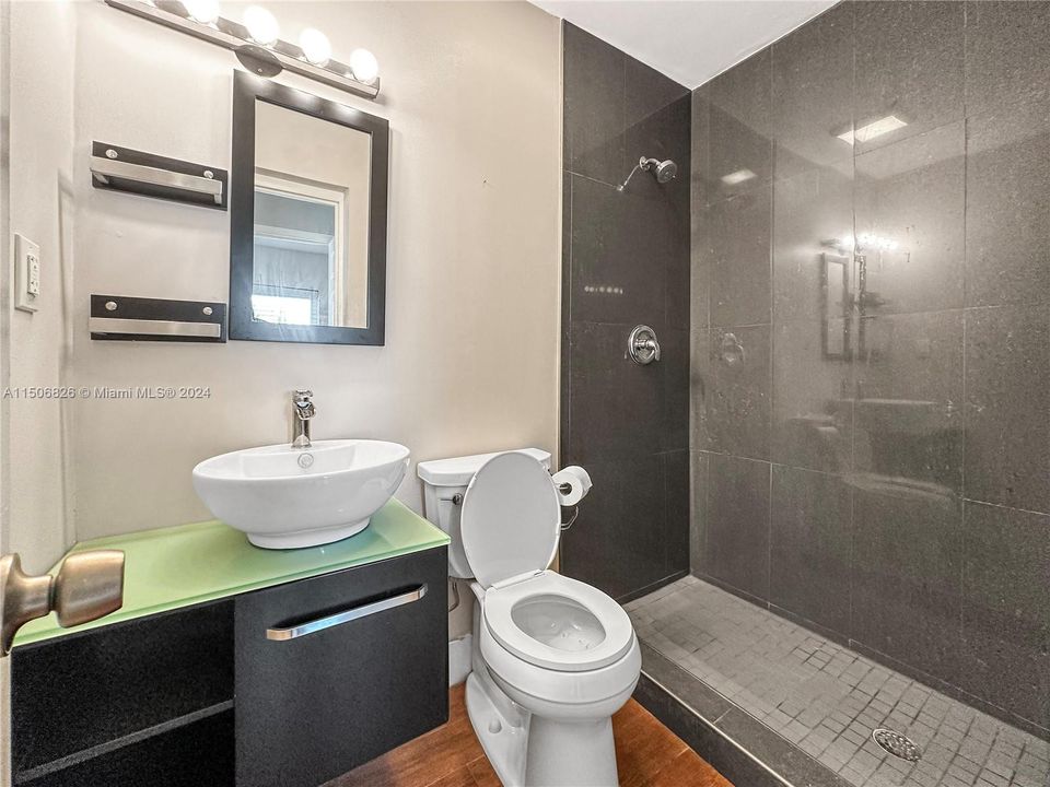 Recently Sold: $590,000 (3 beds, 2 baths, 1024 Square Feet)