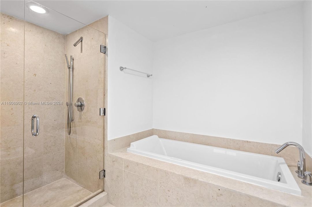 Recientemente alquilado: $6,999 (2 camas, 2 baños, 1654 Pies cuadrados)