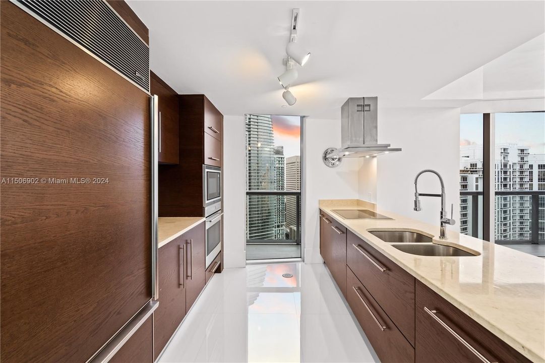 Recientemente alquilado: $6,999 (2 camas, 2 baños, 1654 Pies cuadrados)