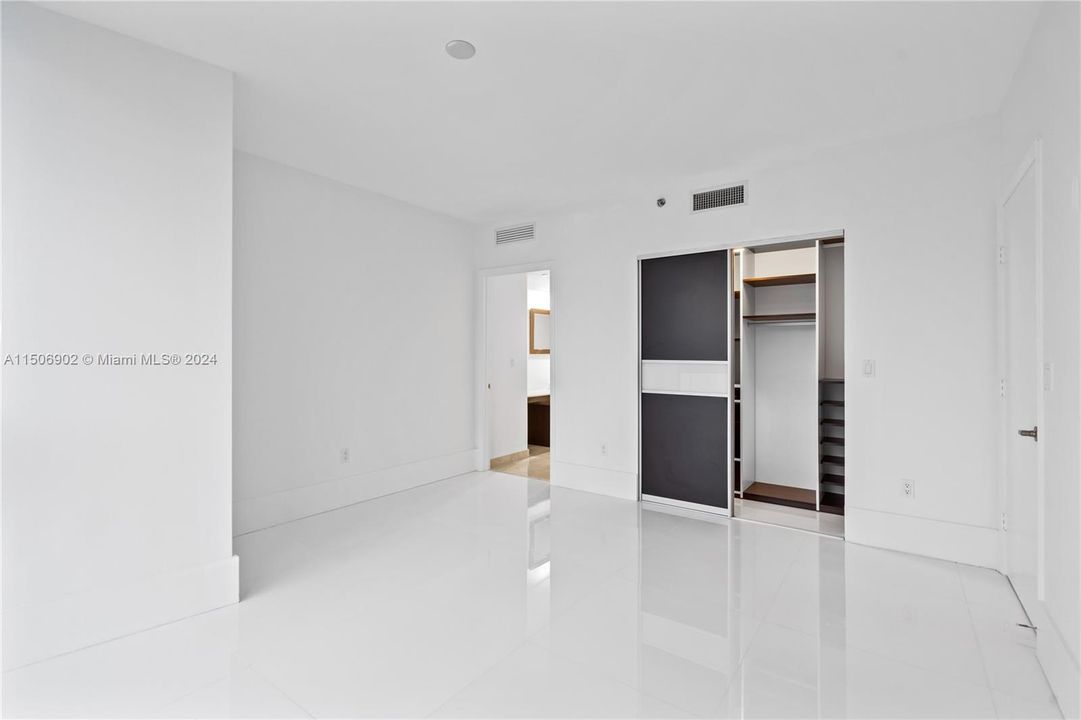 Recientemente alquilado: $6,999 (2 camas, 2 baños, 1654 Pies cuadrados)