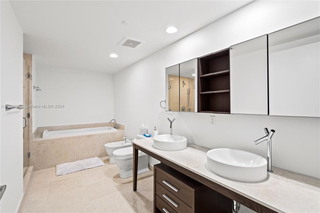 Recientemente alquilado: $6,999 (2 camas, 2 baños, 1654 Pies cuadrados)