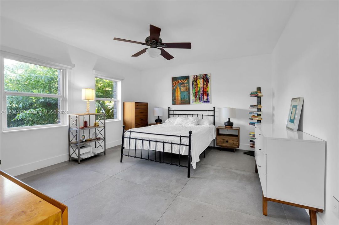 Vendido Recientemente: $3,849,000 (4 camas, 4 baños, 2732 Pies cuadrados)