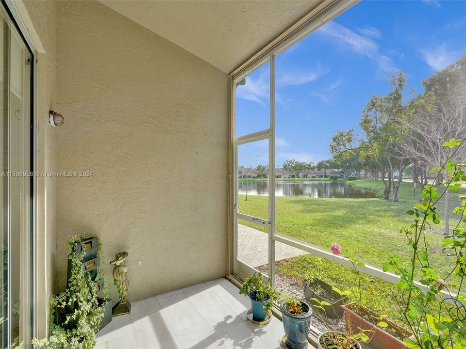 Recently Sold: $429,000 (2 beds, 2 baths, 1308 Square Feet)