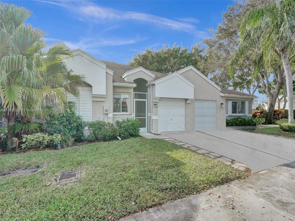 Recently Sold: $429,000 (2 beds, 2 baths, 1308 Square Feet)