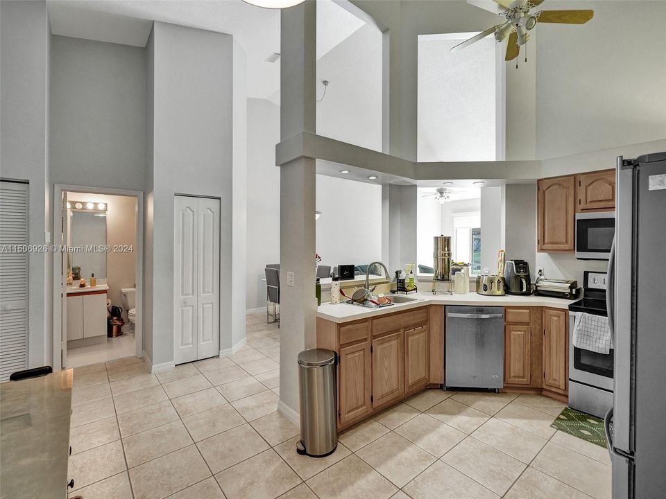 Recently Sold: $429,000 (2 beds, 2 baths, 1308 Square Feet)