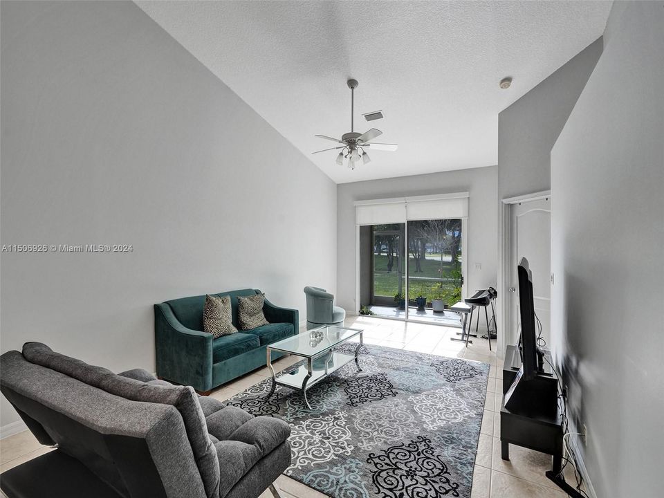 Recently Sold: $429,000 (2 beds, 2 baths, 1308 Square Feet)