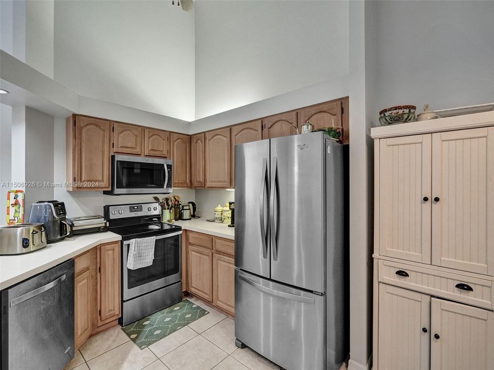 Recently Sold: $429,000 (2 beds, 2 baths, 1308 Square Feet)