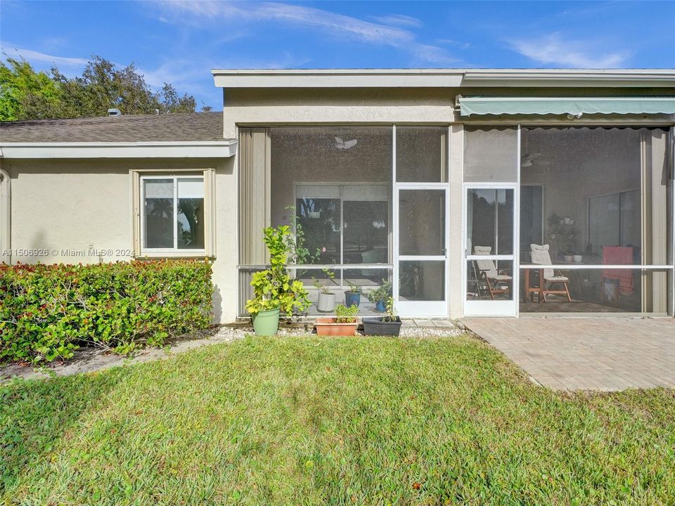 Recently Sold: $429,000 (2 beds, 2 baths, 1308 Square Feet)