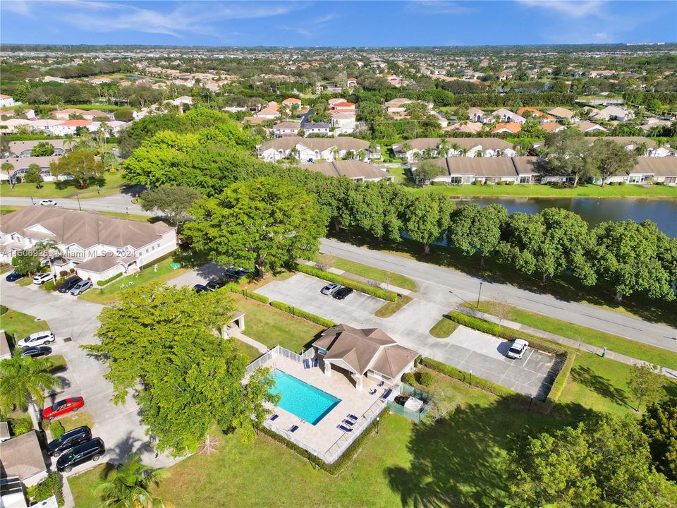 Recently Sold: $429,000 (2 beds, 2 baths, 1308 Square Feet)