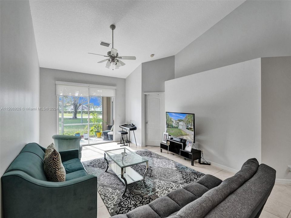 Recently Sold: $429,000 (2 beds, 2 baths, 1308 Square Feet)