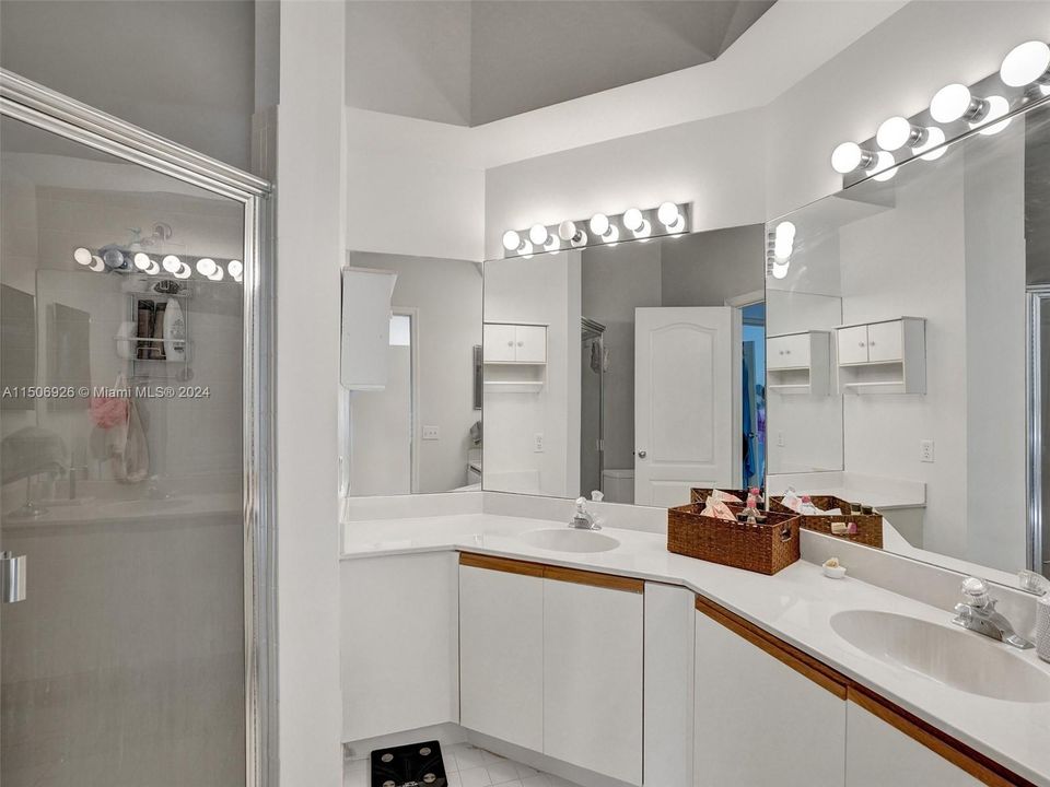 Recently Sold: $429,000 (2 beds, 2 baths, 1308 Square Feet)