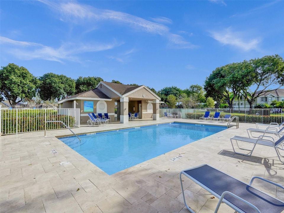 Recently Sold: $429,000 (2 beds, 2 baths, 1308 Square Feet)