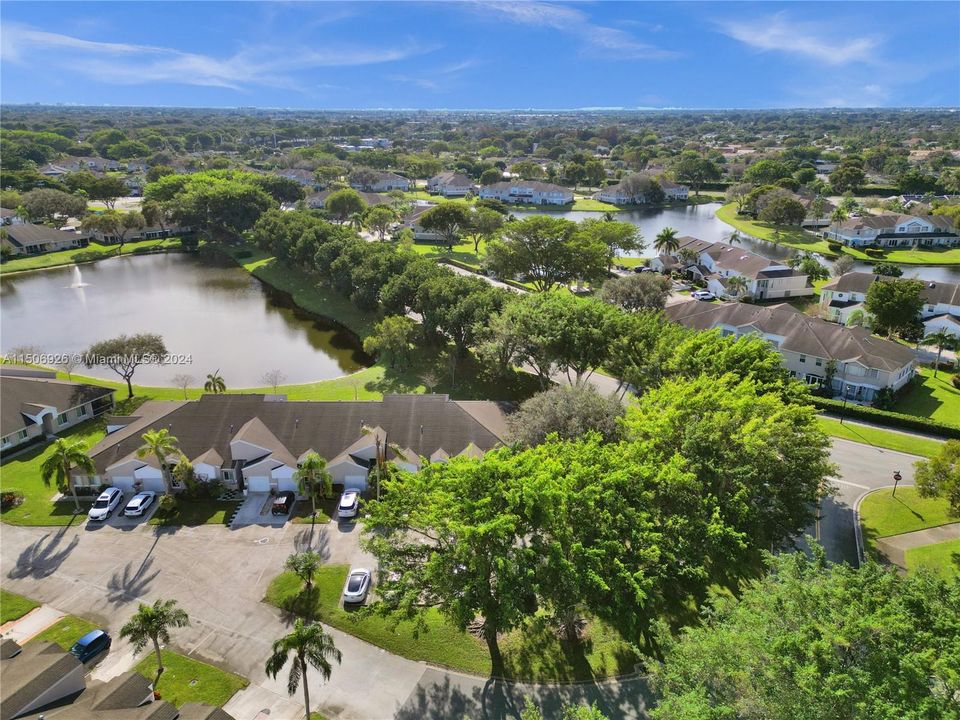 Recently Sold: $429,000 (2 beds, 2 baths, 1308 Square Feet)