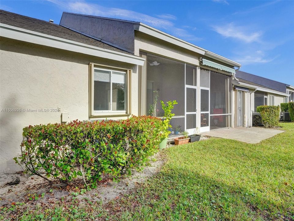 Recently Sold: $429,000 (2 beds, 2 baths, 1308 Square Feet)