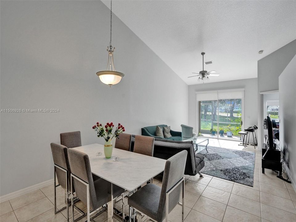 Recently Sold: $429,000 (2 beds, 2 baths, 1308 Square Feet)